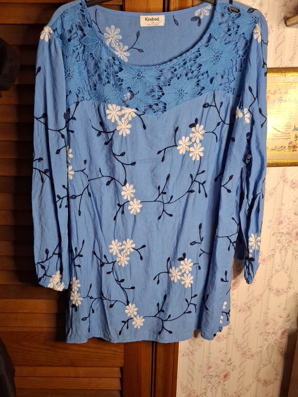 Kindred 2X Cornflower Blue Embroidered Lace Bodice Preloved